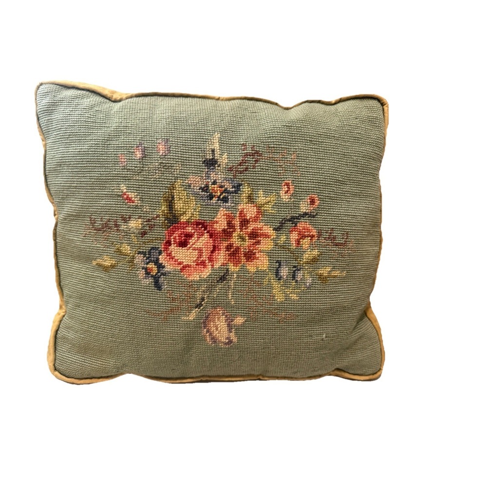 15"Elegant Vintage Beautiful Rose French Victorian Decorative Needlepoint Pillow
